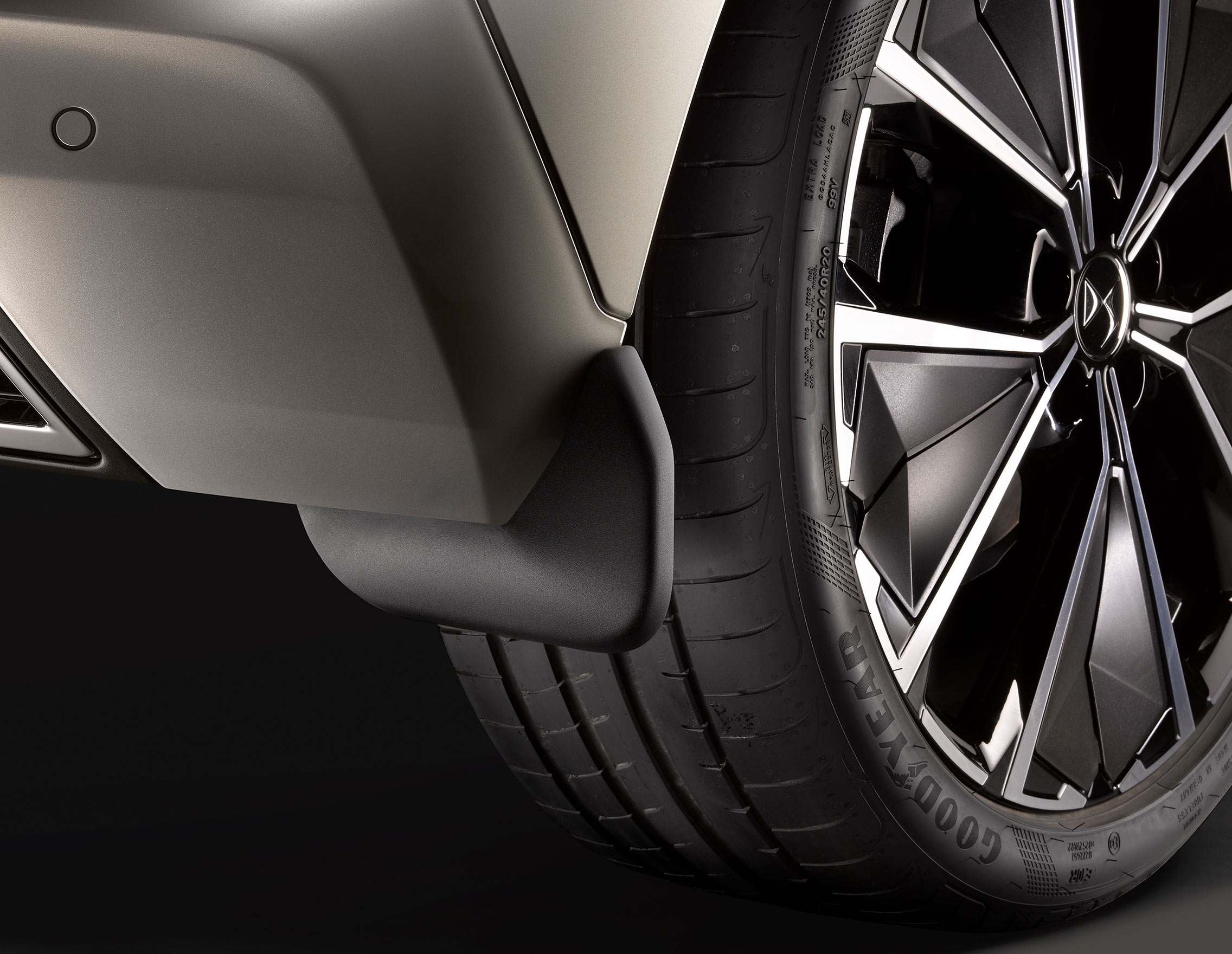 新品 DS7 2018 ウィンドウバイザー 4個セット 値下げ 新品 DS7 2018